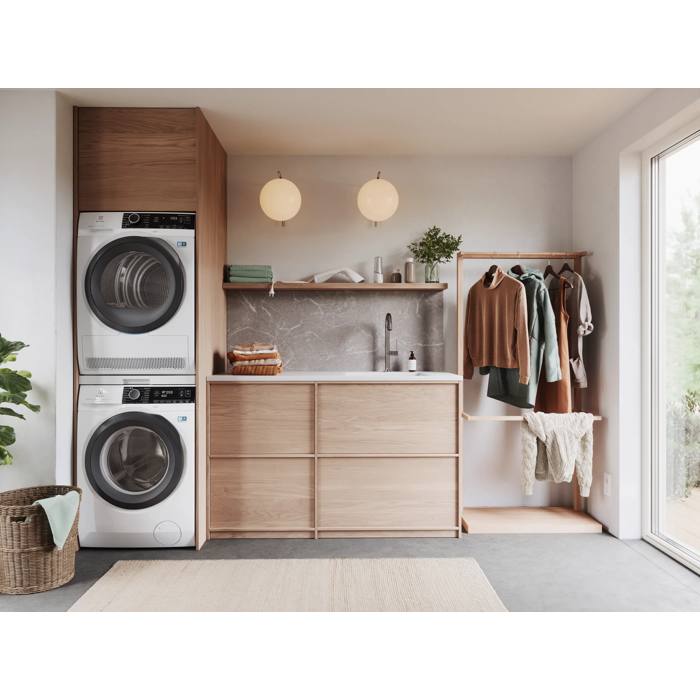 E1WYHSK2 Electrolux Stacking kit with pull-out shelf