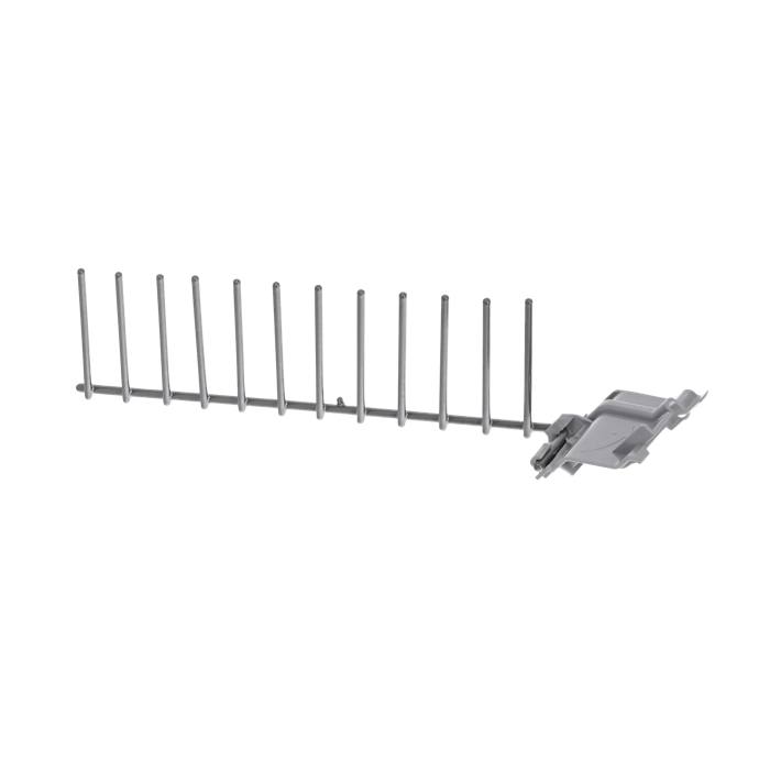 spikes , lower basket, right